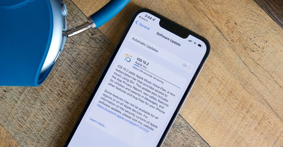 ios 15.2 update download