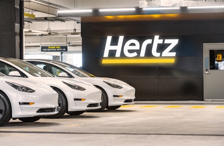 Hertz offloading 20,000 electric vehicles for gas-powered cars ...